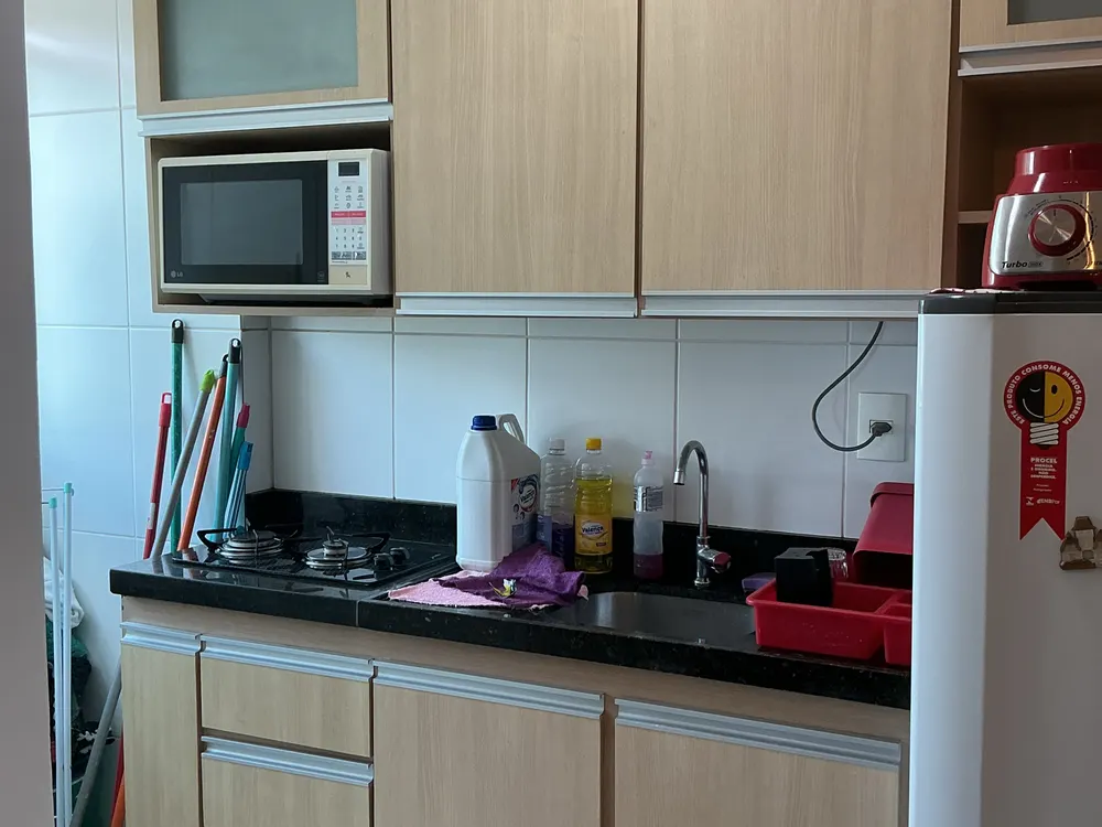 Cozinha equipada registrada em vistoria de locação